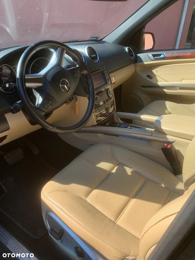 Mercedes-Benz ML - 9
