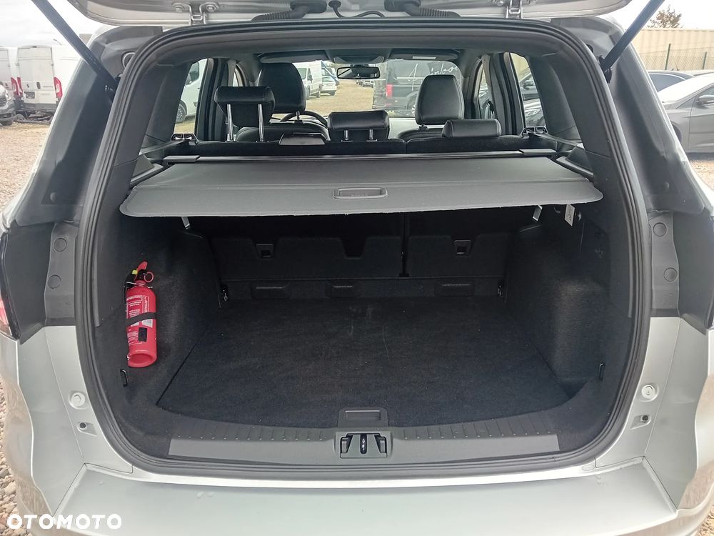 Ford Kuga - 10