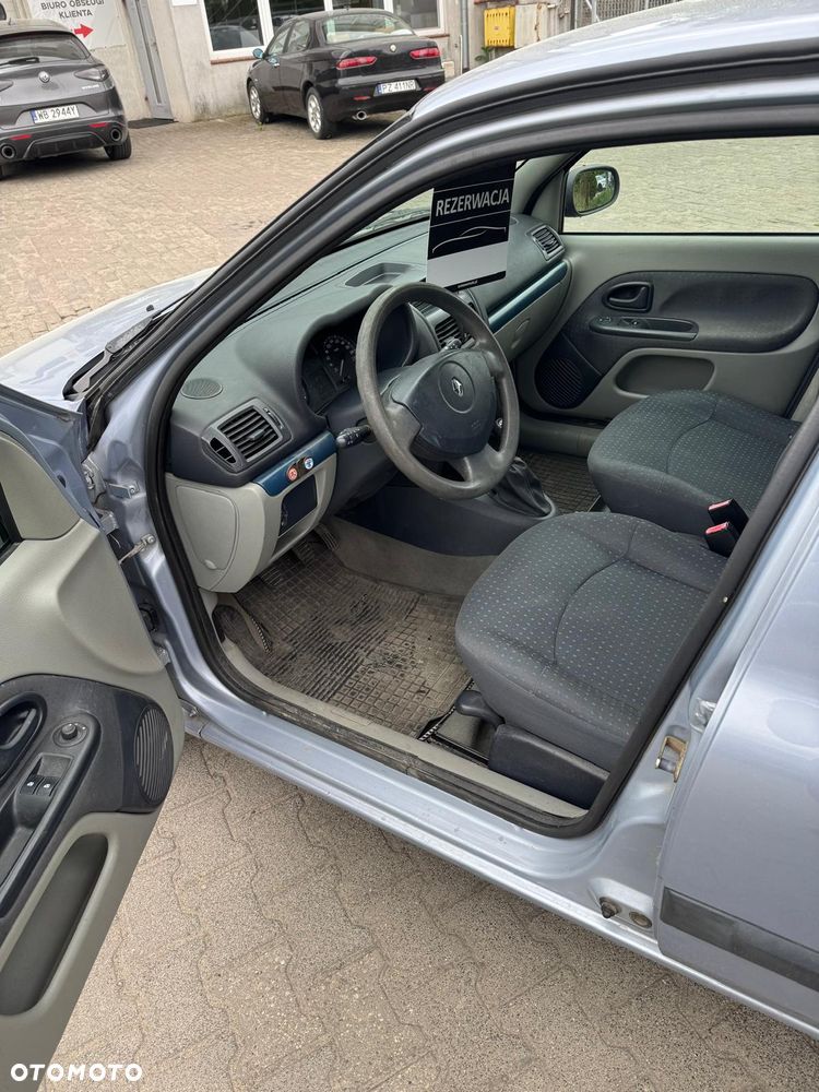 Renault Clio 1.2 16V Confort Privilege - 5