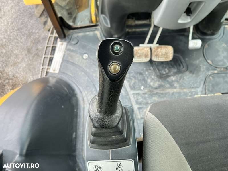 JCB 4CX - 38