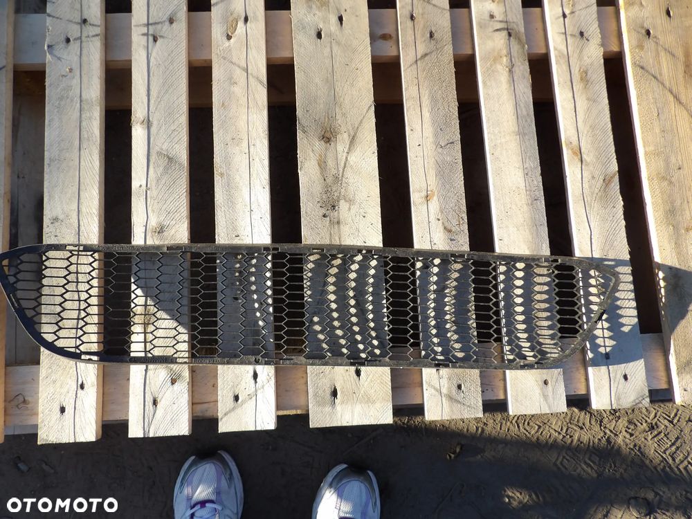 BMW - E92,E93 - MPAKIET - KRATKA ZDERZAKA ŚRODKOWA - 8041179 - 1