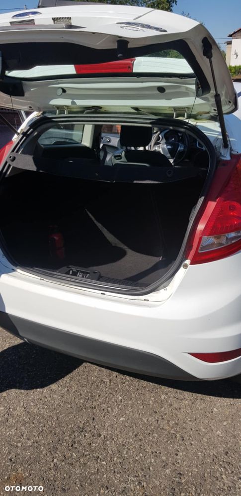Ford Fiesta 1.4 TDCi Ambiente - 10