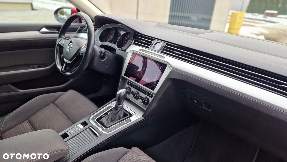 Volkswagen Passat - 21