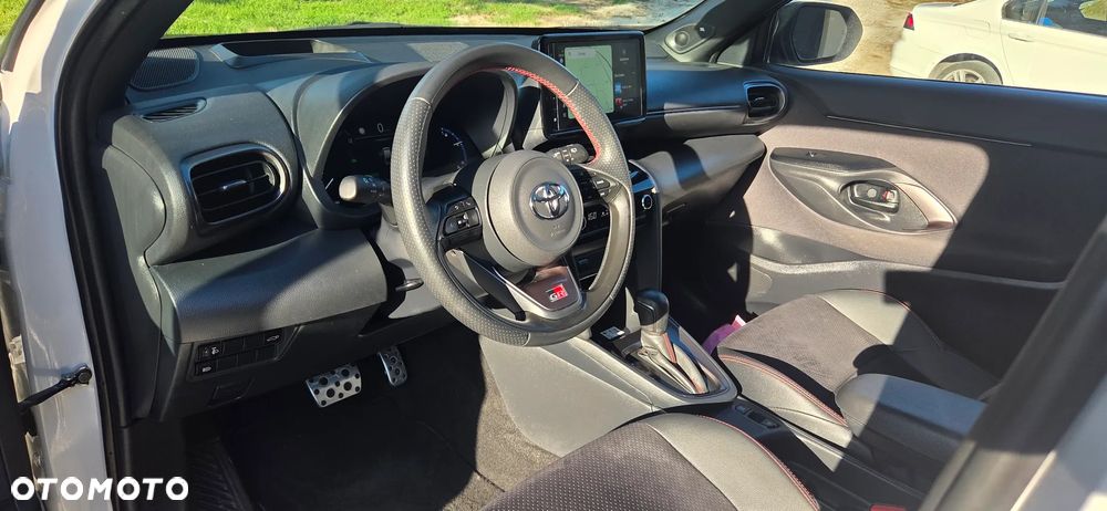Toyota Yaris Cross - 12