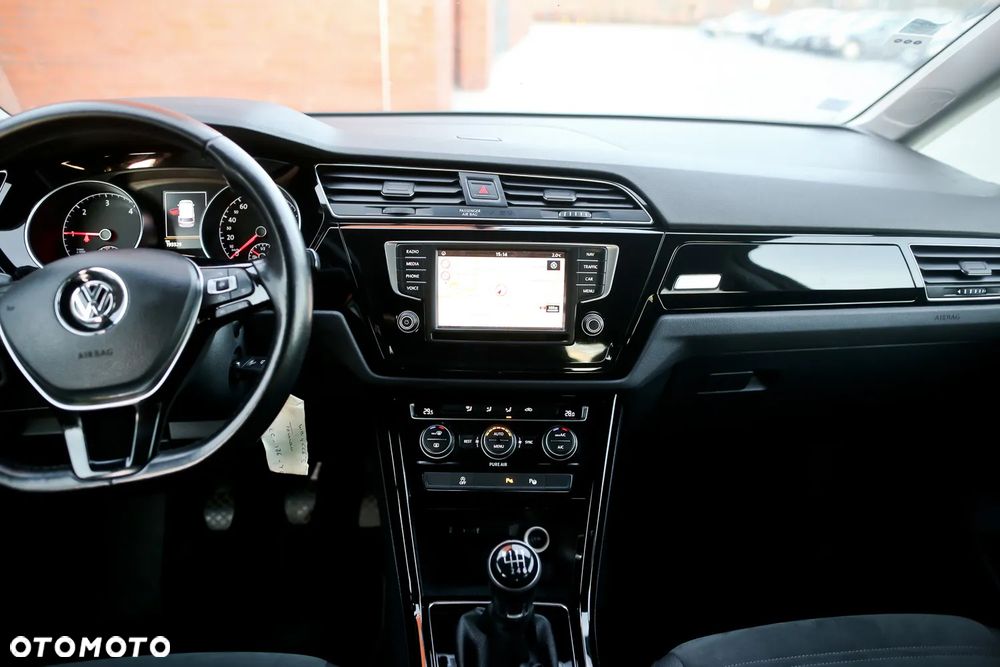 Volkswagen Touran 2.0 TDI SCR Highline - 22
