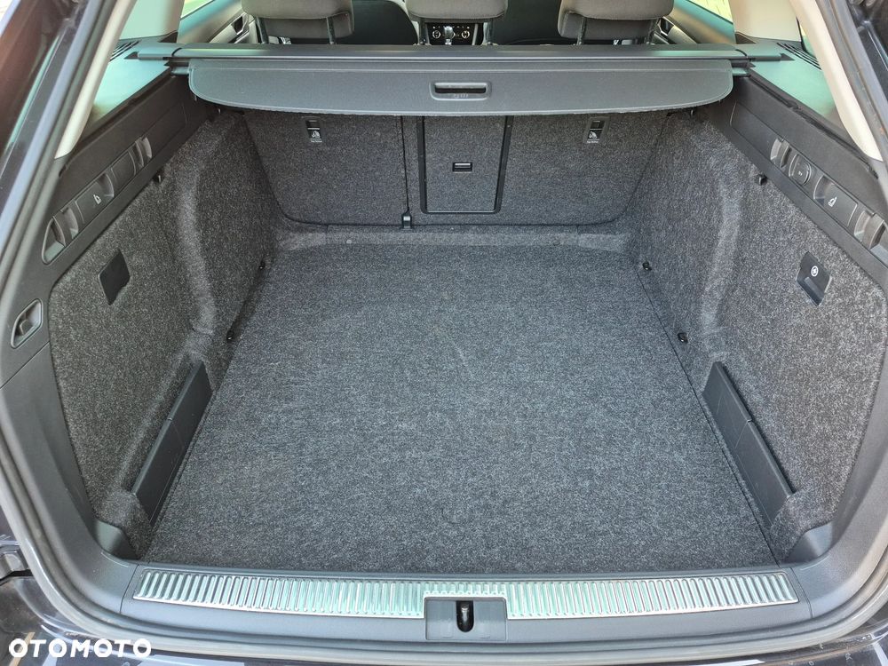 Skoda Superb 2.0 TDI SCR 4x4 Style DSG - 8