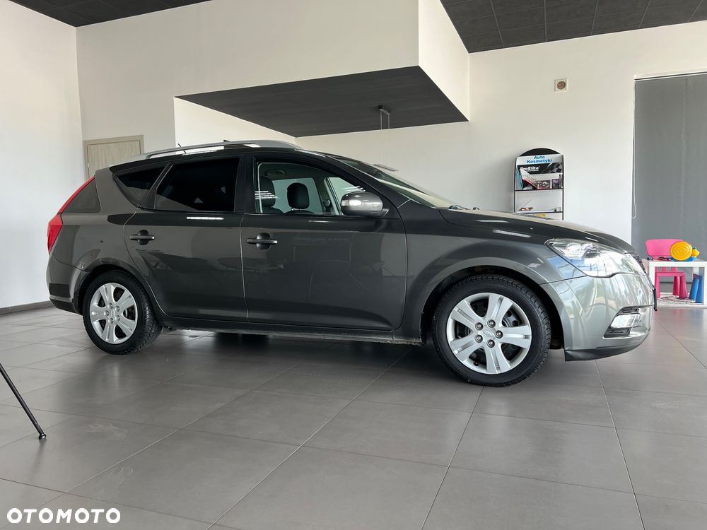 Kia Ceed - 7