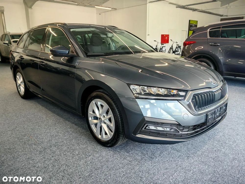 Skoda Octavia Combi 2.0 TDI DSG Exclusive Plus - 3