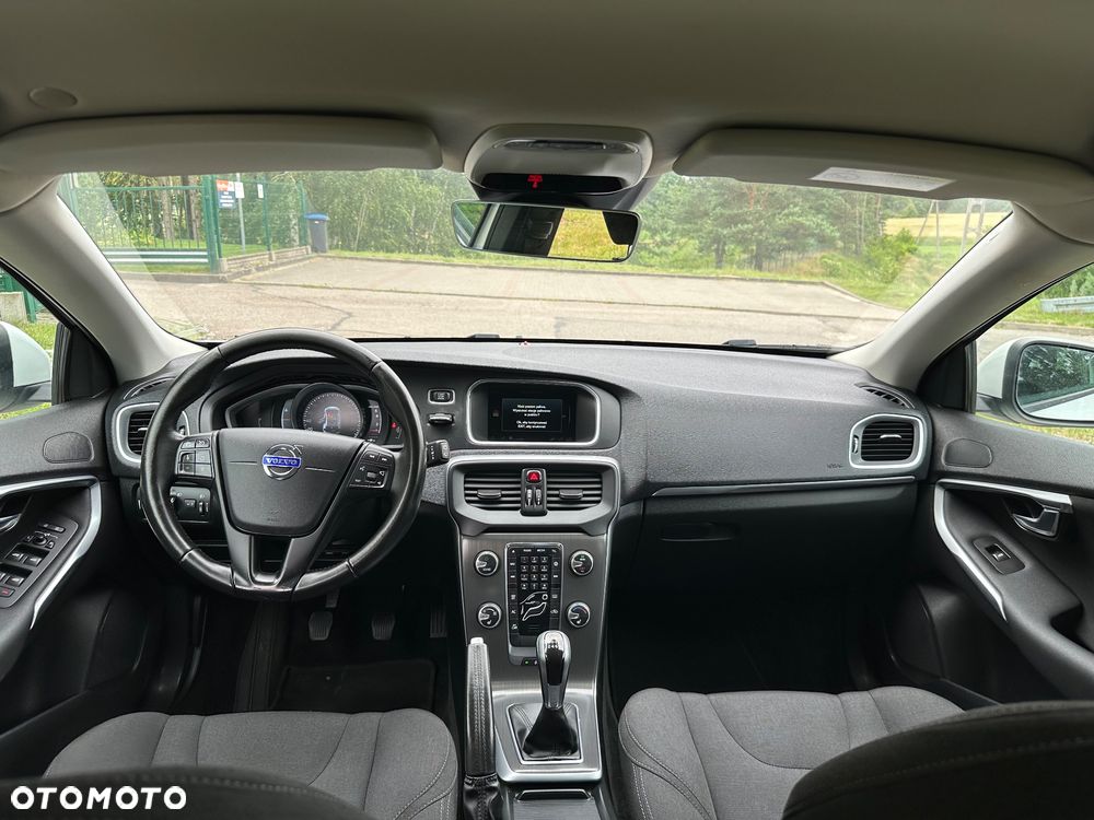 Volvo V40 T2 - 18