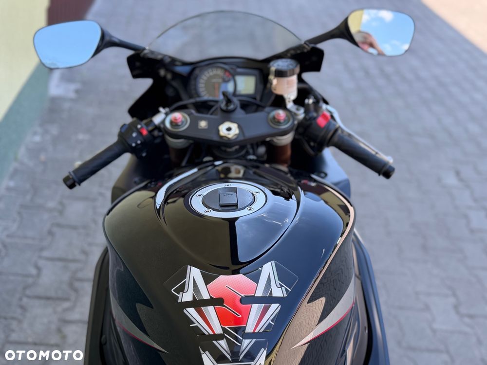 Suzuki GSX-R - 18