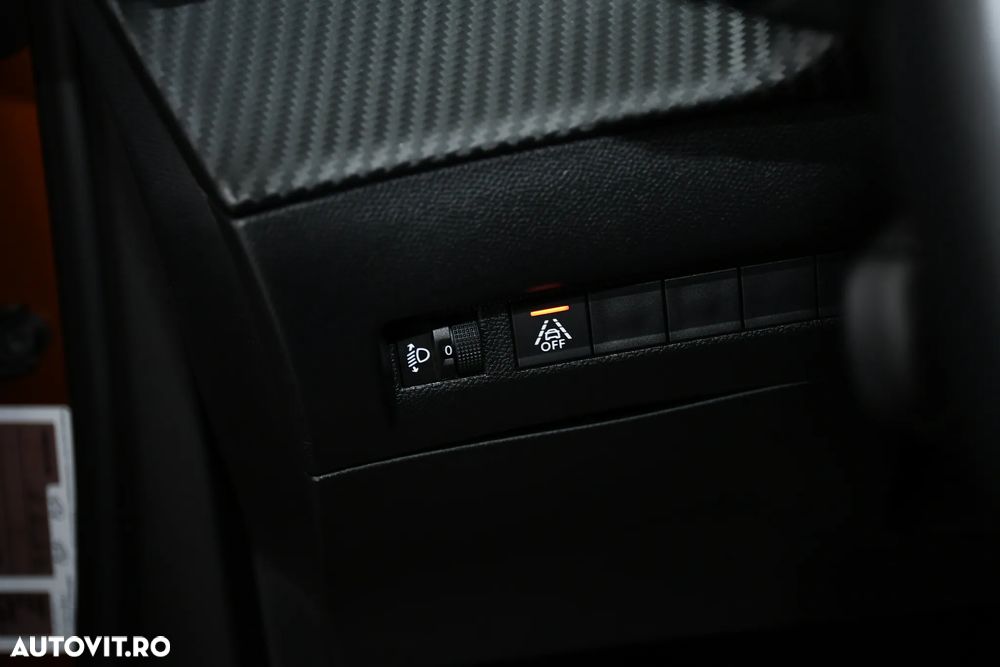 Peugeot 2008 1.2 L PureTech STT EAT8 Allure - 24