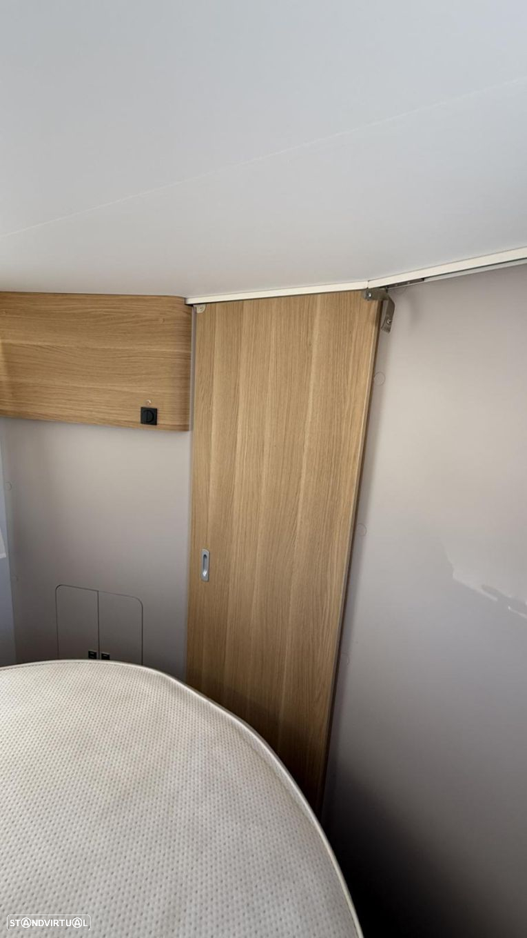 Adria Matrix 670 SC cama central e basculante - 48
