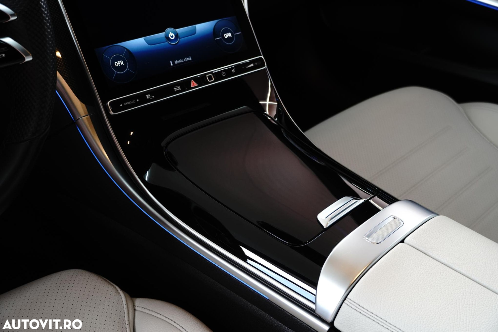 Mercedes-Benz C - 23