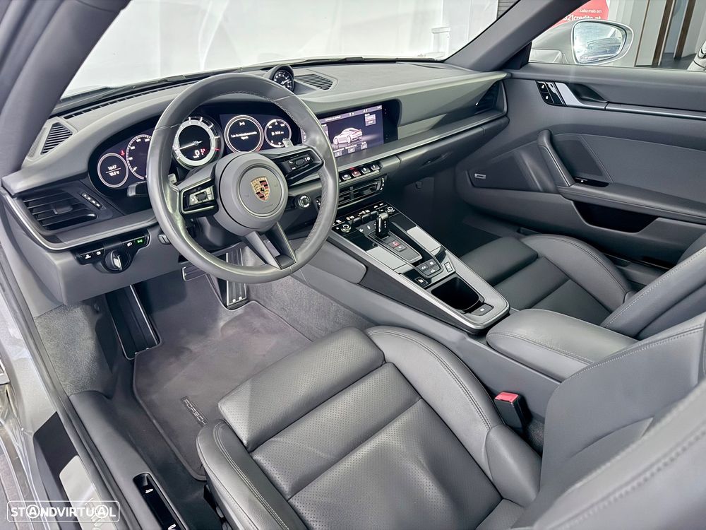 Porsche 911 (992) Carrera PDK - 19