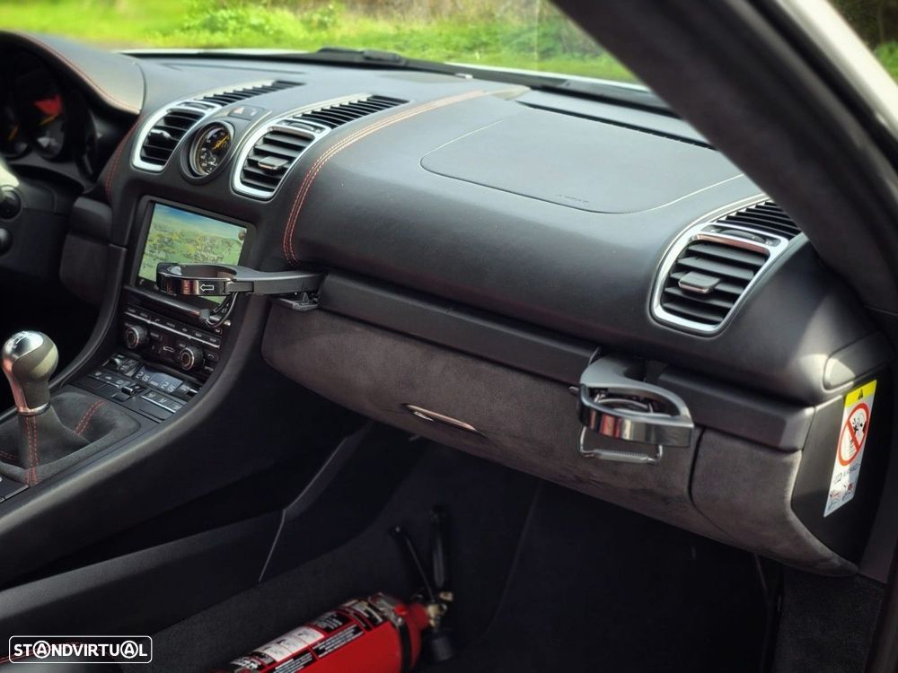 Porsche Cayman GT4 - 58