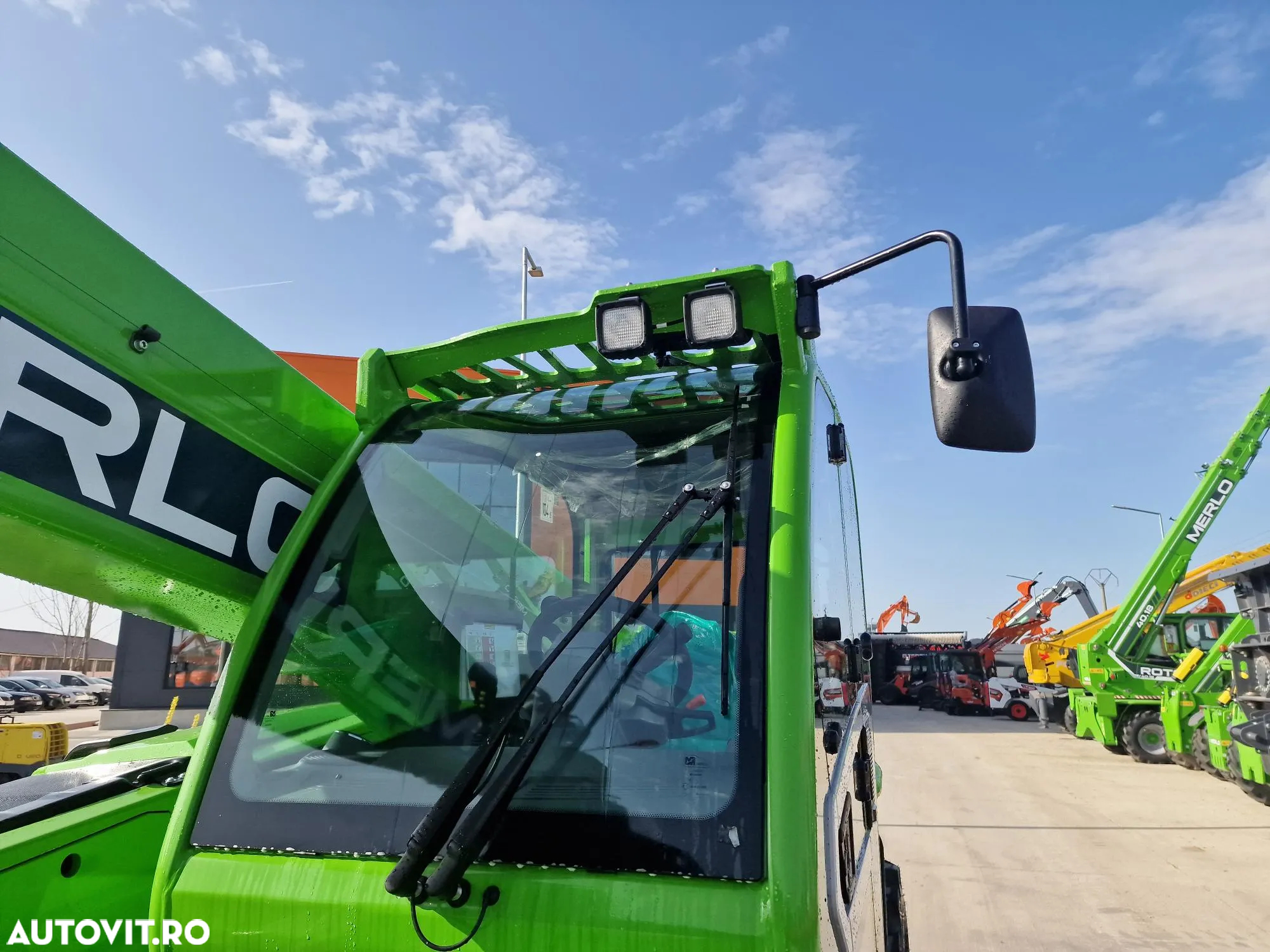 Merlo P40.17, inaltime ridicare 17m, ridica 4 tone primul tronson, Aer cond, garantie 1 an, posibilitate leasing 5 ani, produs in ITALIA, cale fata, cupa 1mc, furci PROMOTIE 103900 EUR+Tva - 12