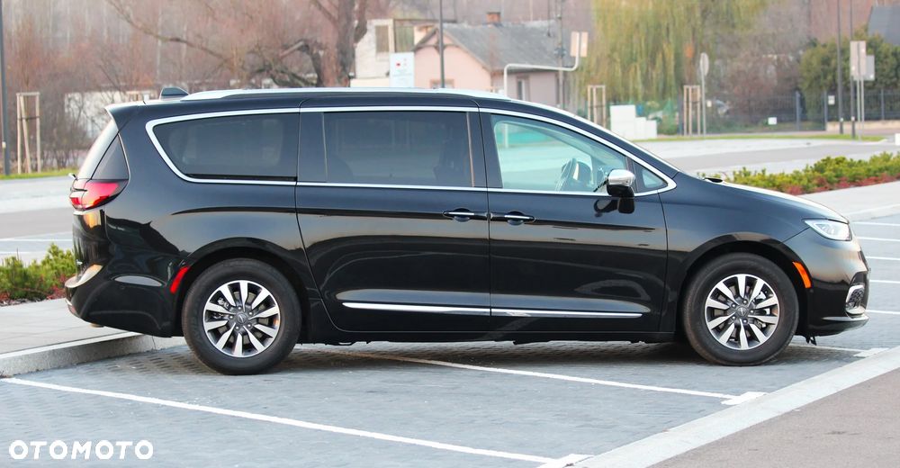 Chrysler Pacifica - 13