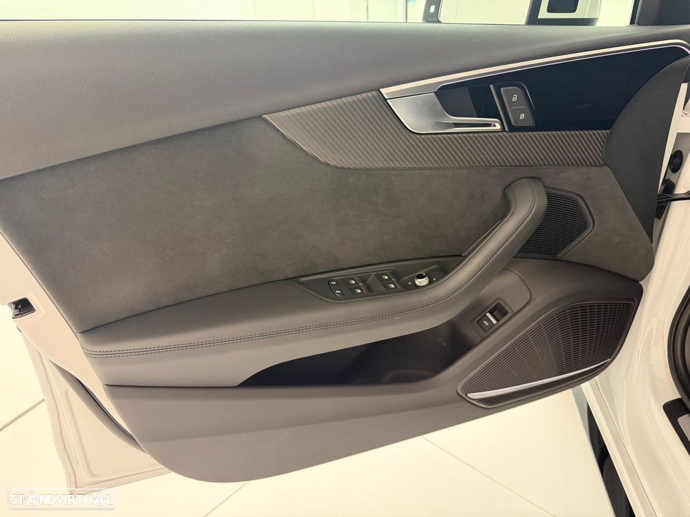 Audi RS4 Avant quattro tiptronic - 26