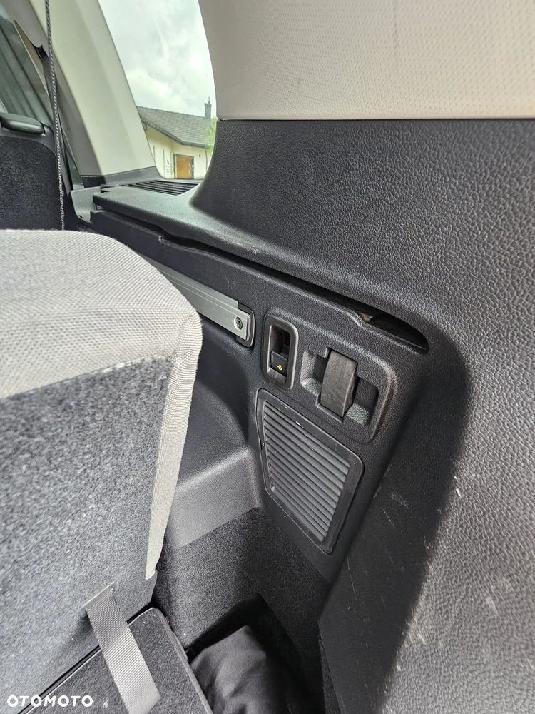 Volkswagen Touran 2.0 TDI BMT Comfortline DSG - 35