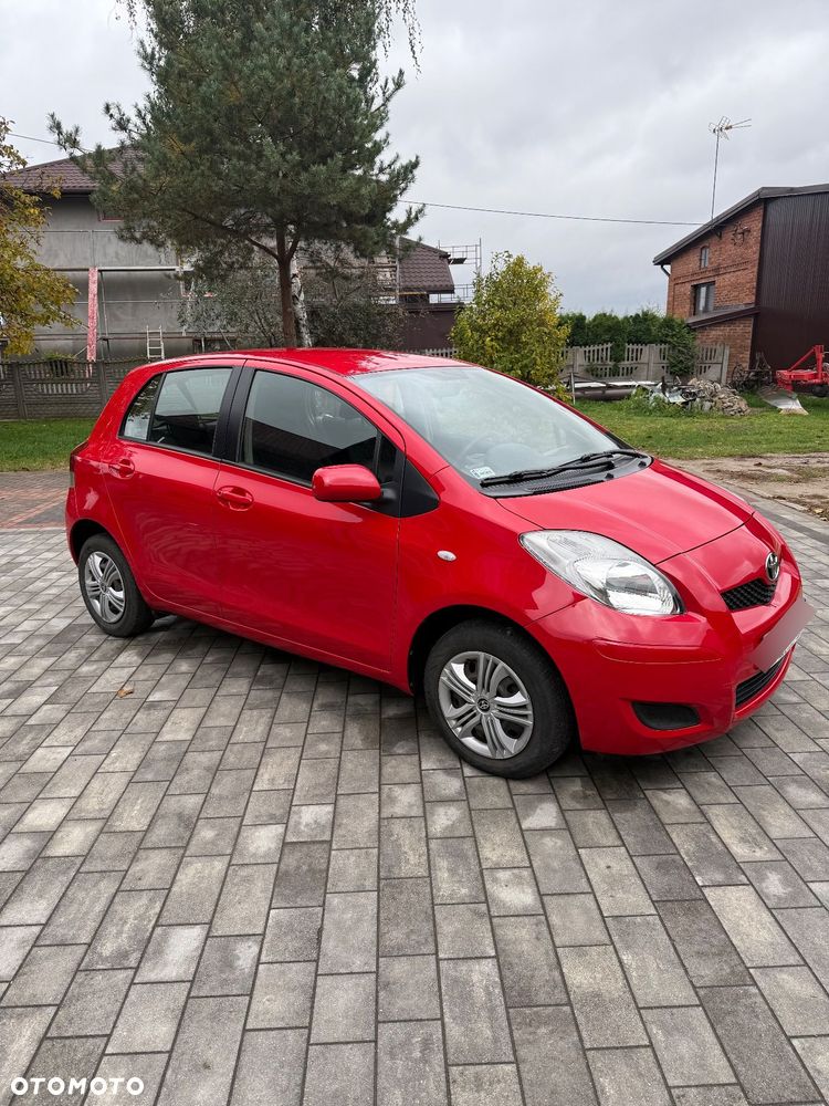Toyota Yaris - 10