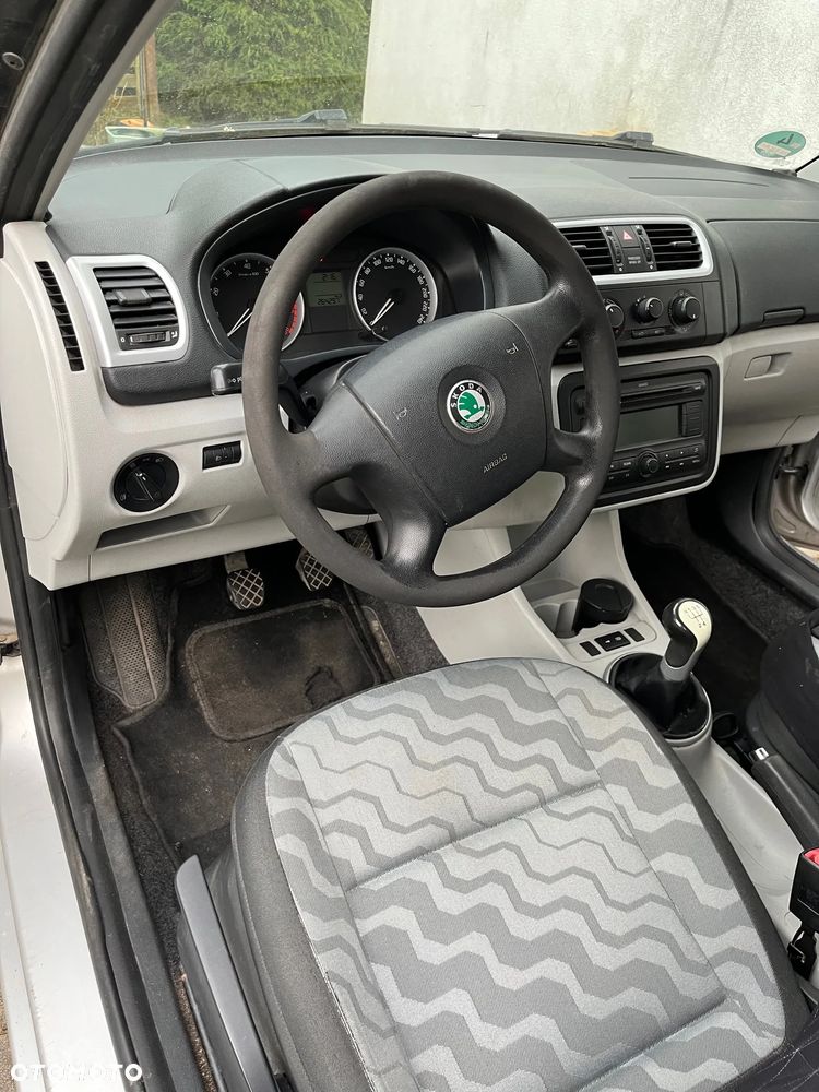 Skoda Fabia 1.2 HTP Ambiente - 19