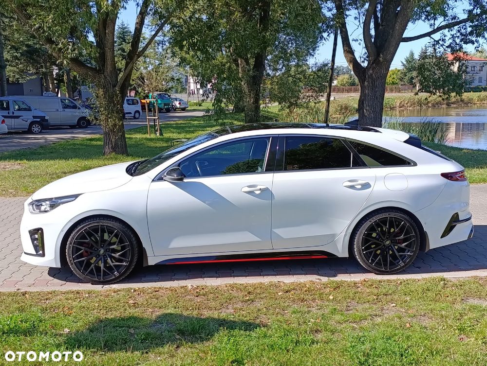 Kia ProCeed 1.6 T-GDI GT DCT - 4