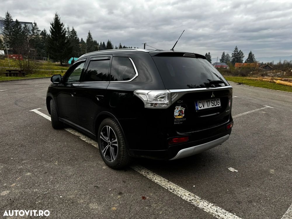 Mitsubishi Outlander 2.2L DI-D 6AT 4WD Intense A03 - 3