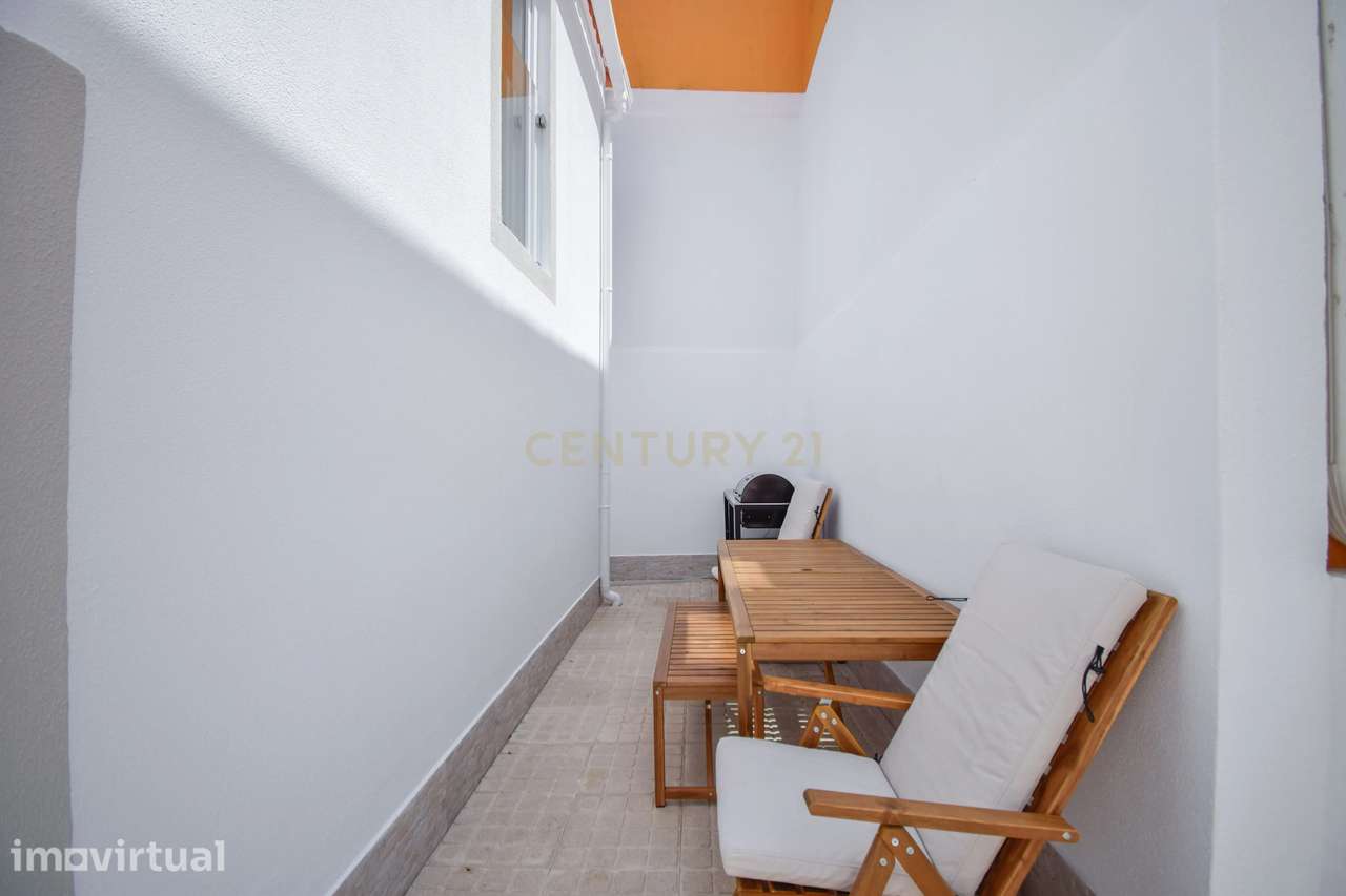 Sintra - Maceira, moradia geminada T2 totalmente remodelada - Grande imagem: 3/20