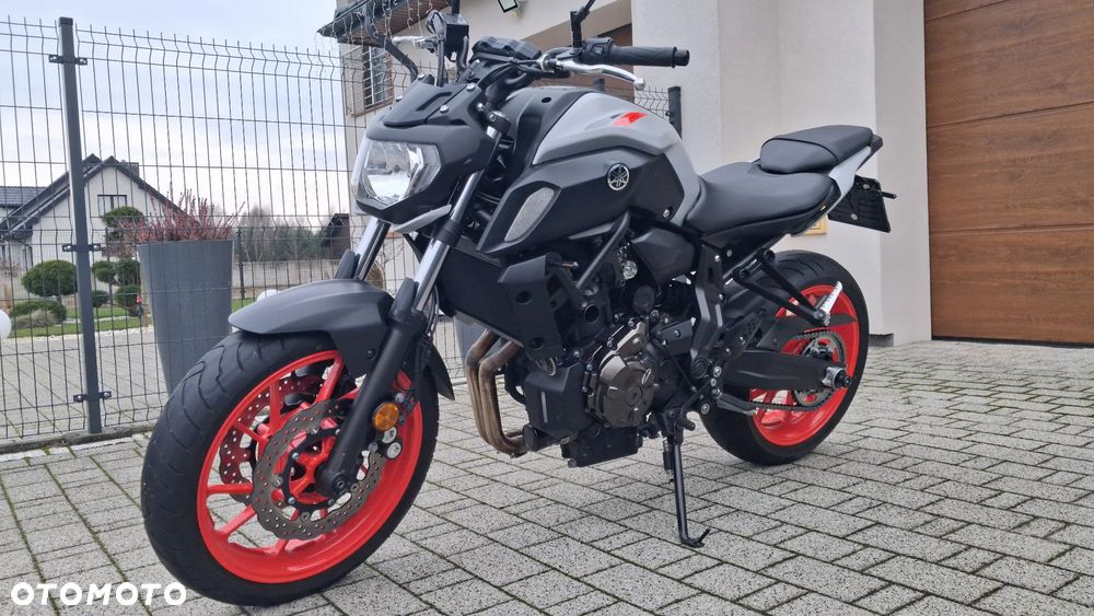Yamaha MT - 8