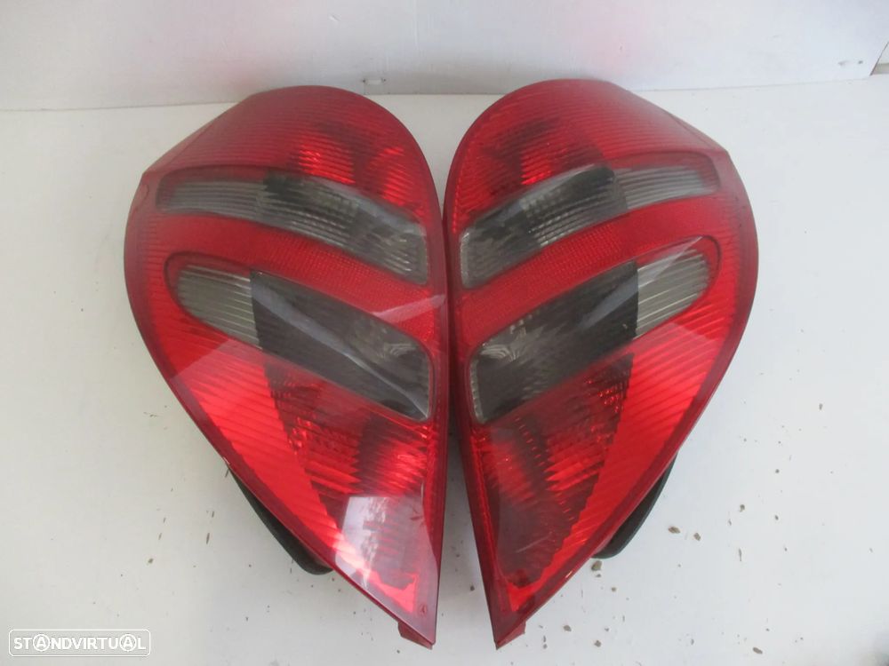 farol farolim mercedes A180 2007 - 1