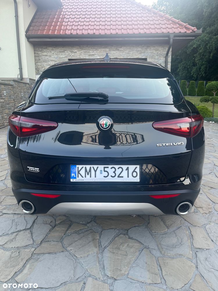 Alfa Romeo Stelvio 2.2 16V AT8 Executive - 4