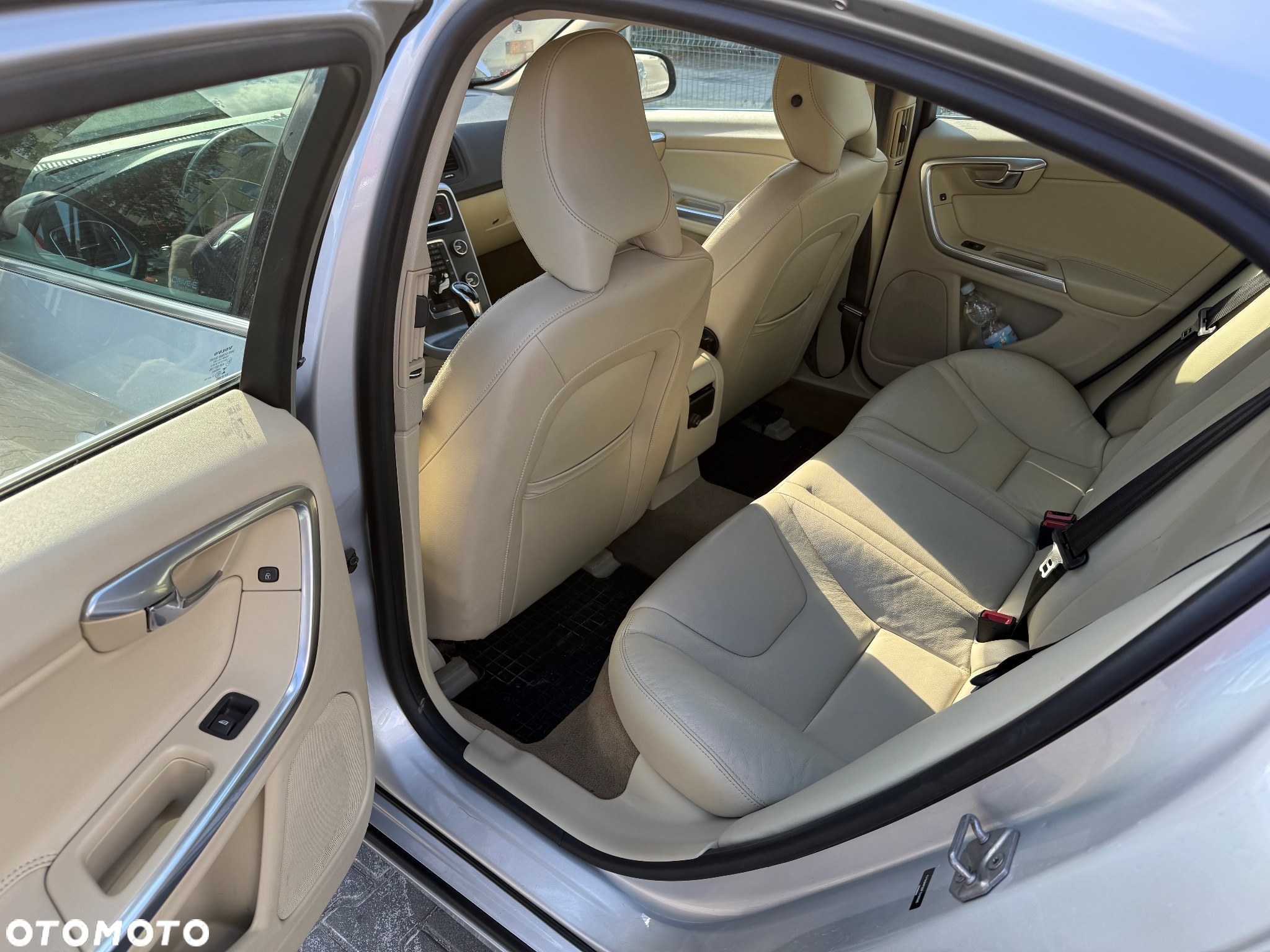 Volvo S60 T5 Drive-E Momentum - 12