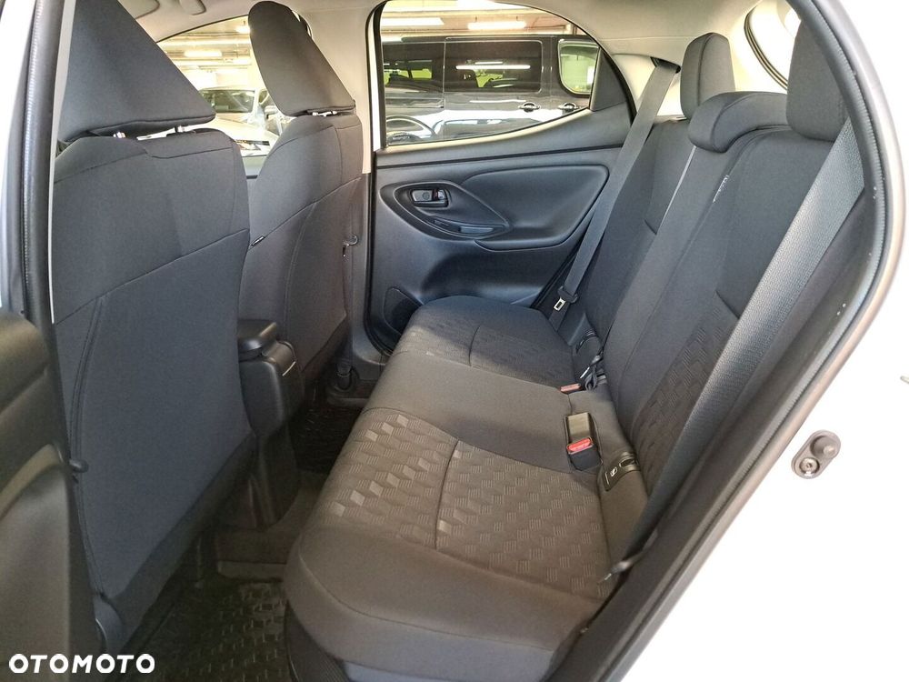 Toyota Yaris - 13
