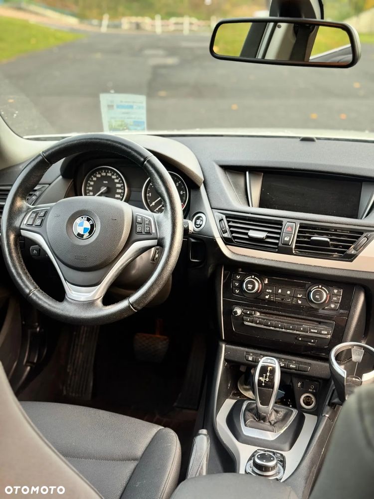 BMW X1 xDrive28i Sport Line - 11