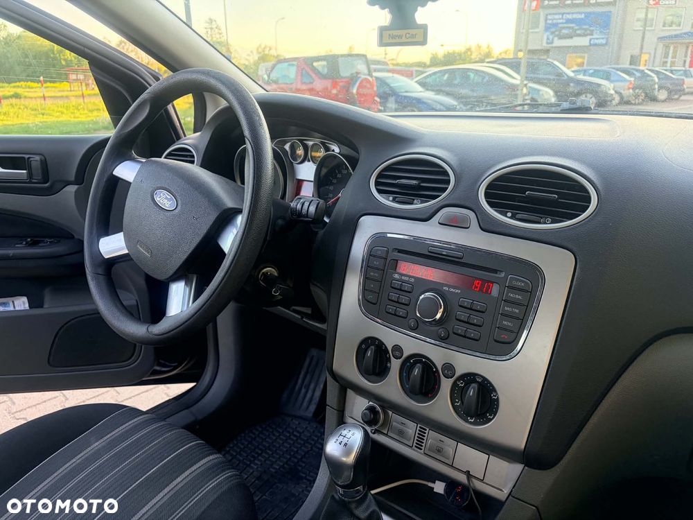 Ford Focus 1.8 TDCi Ambiente - 12