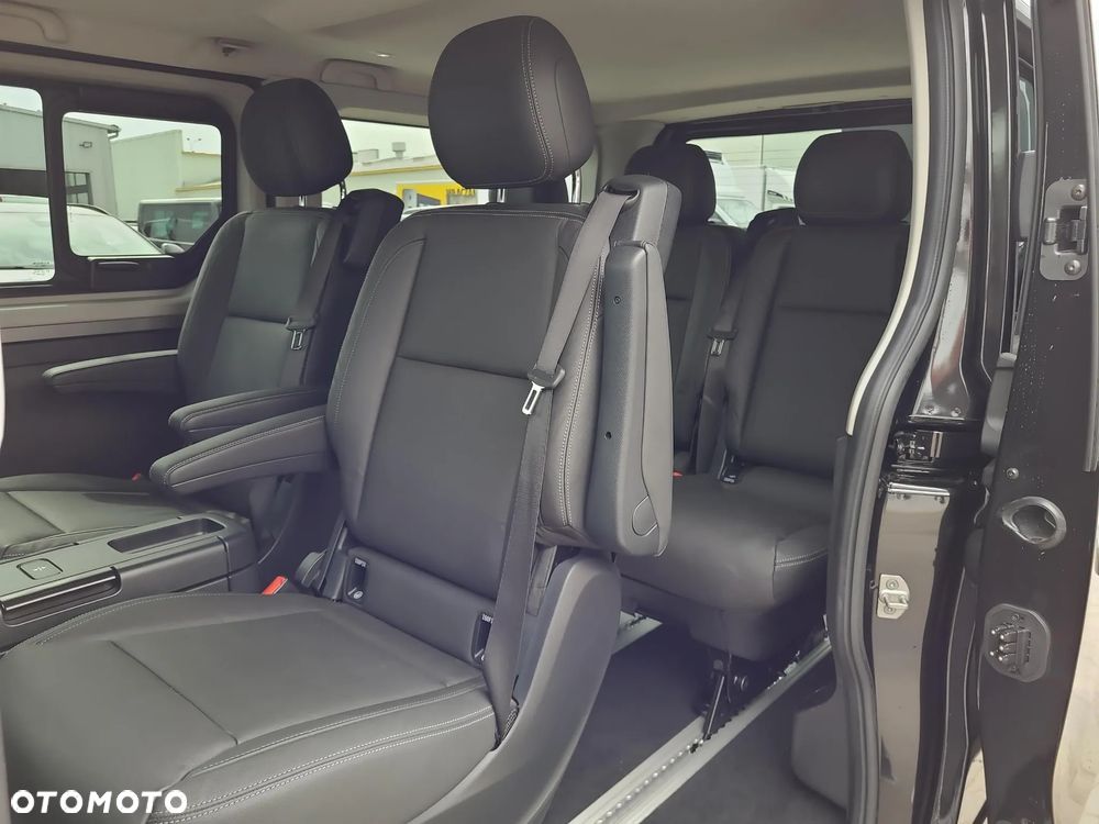 Renault Trafic SpaceClass 2.0 dCi EDC - 12