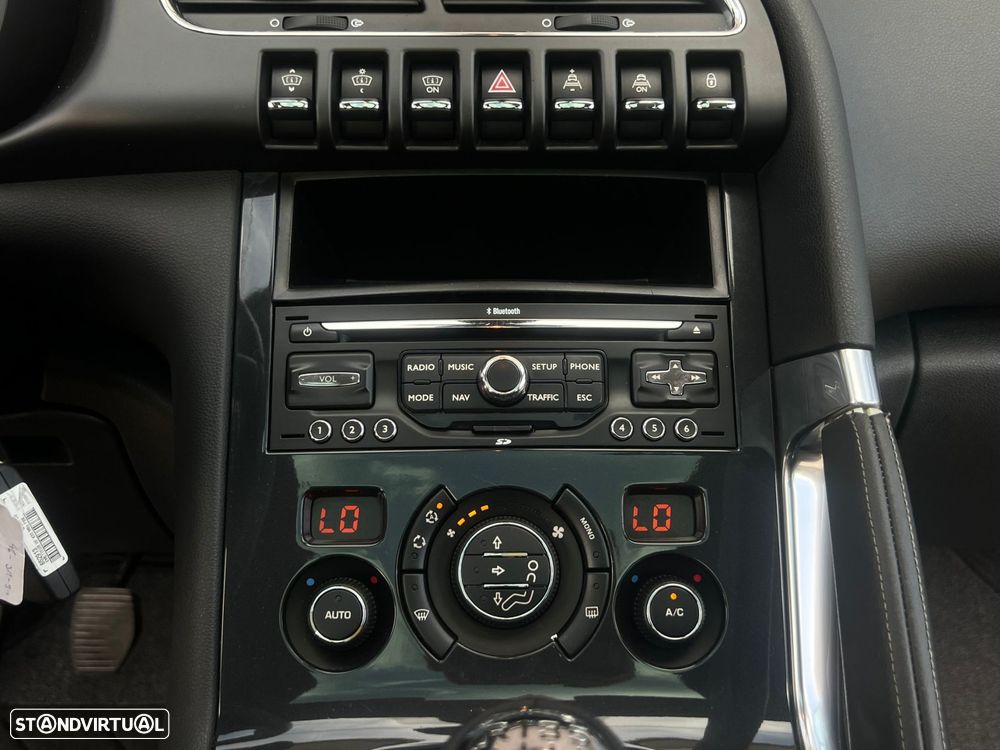 Peugeot 3008 1.6 HDi Premium - 16