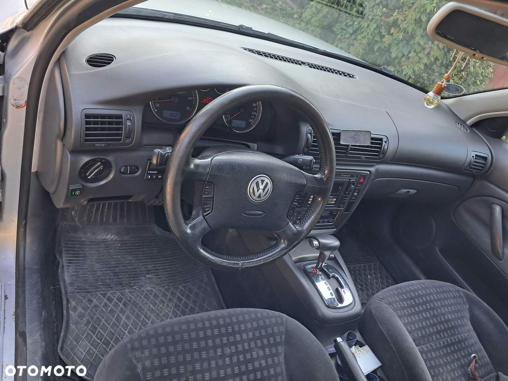 Volkswagen Passat - 6