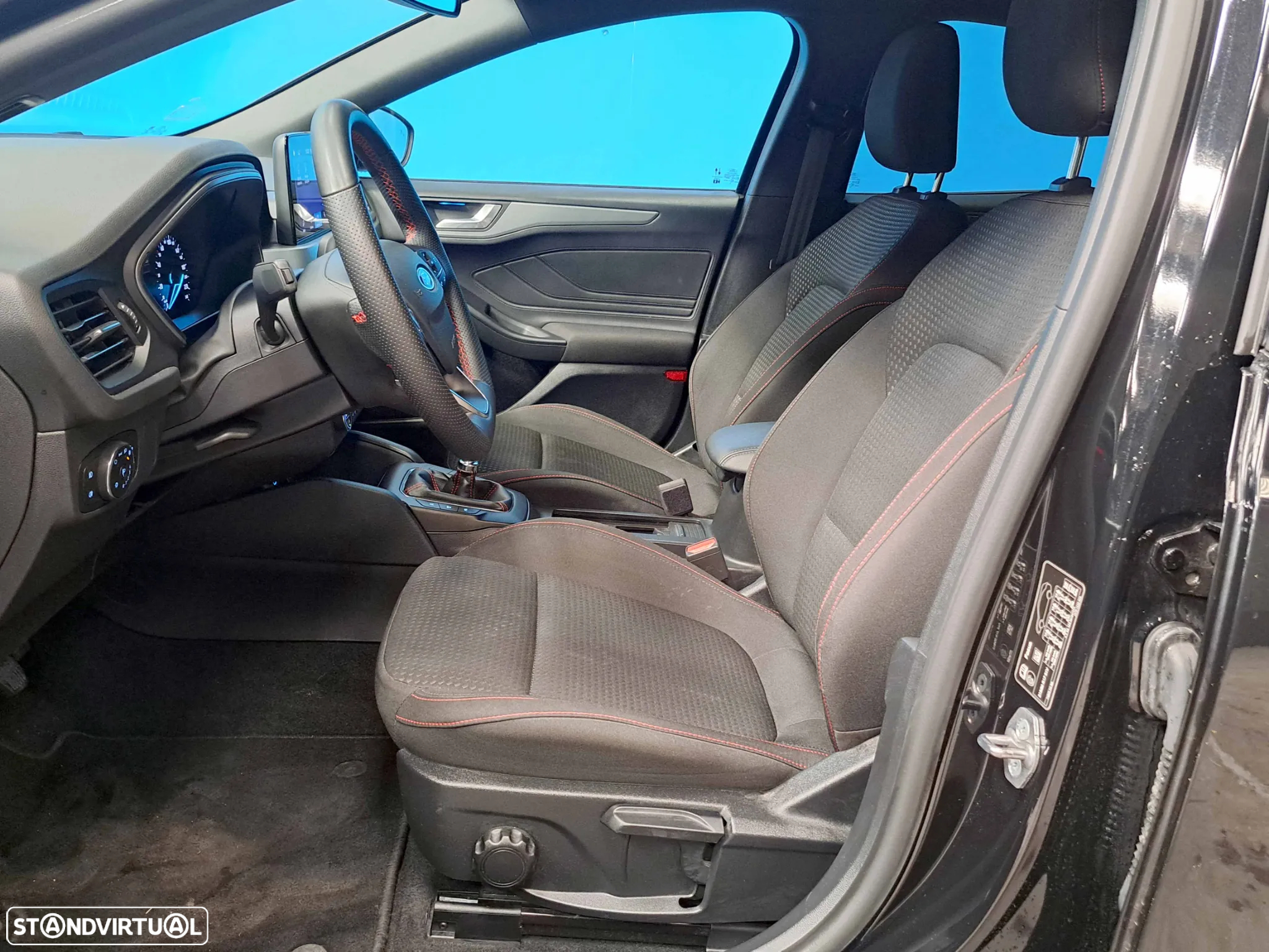 Ford Focus 1.0 EcoBoost MHEV ST-Line - 16