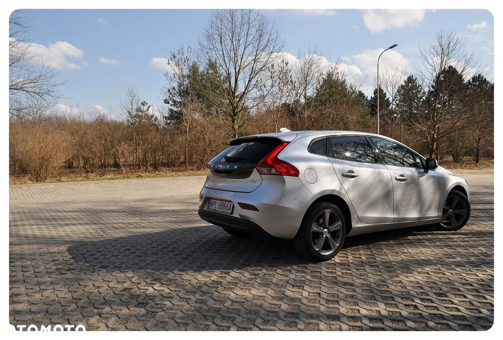 Volvo V40 T2 Drive-E Momentum - 20