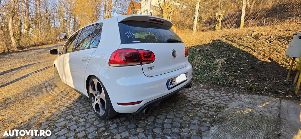 Volkswagen Golf 2.0 GTI DSG - 3