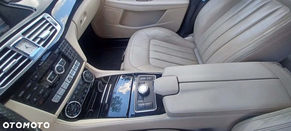 Mercedes-Benz CLS 350 CDI DPF BlueEFFICIENCY 7G-T - 28