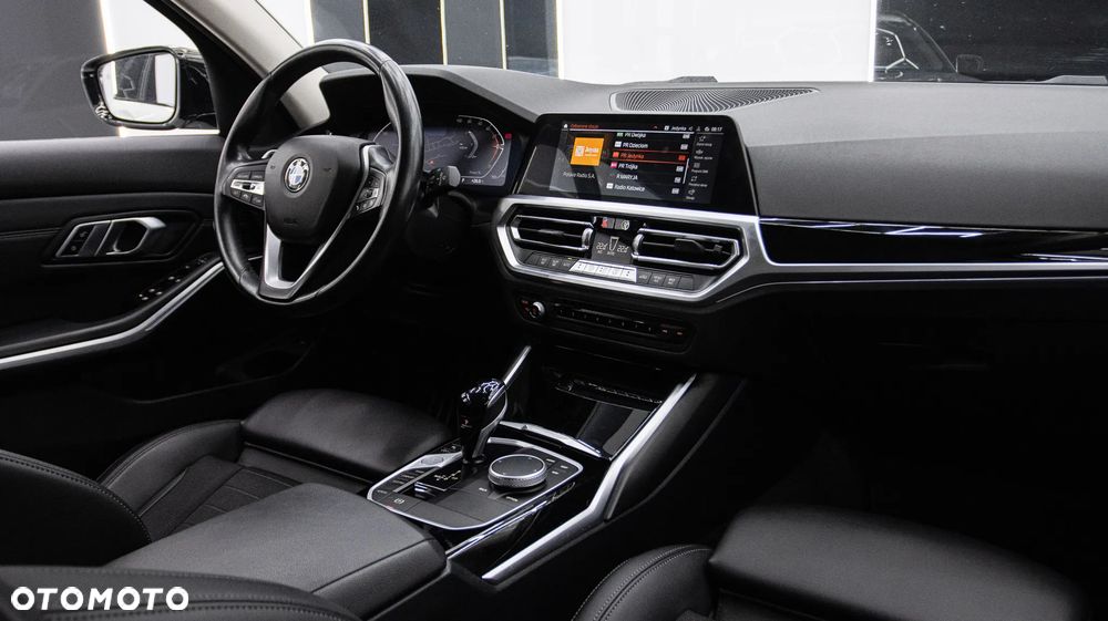 BMW Seria 3 320i Sport Line - 18