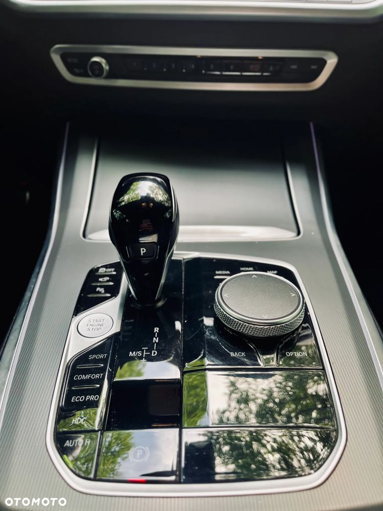 BMW X5 xDrive40d mHEV - 30