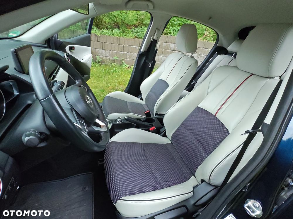 Mazda 2 SKYACTIV-G 90 White Edition - 1