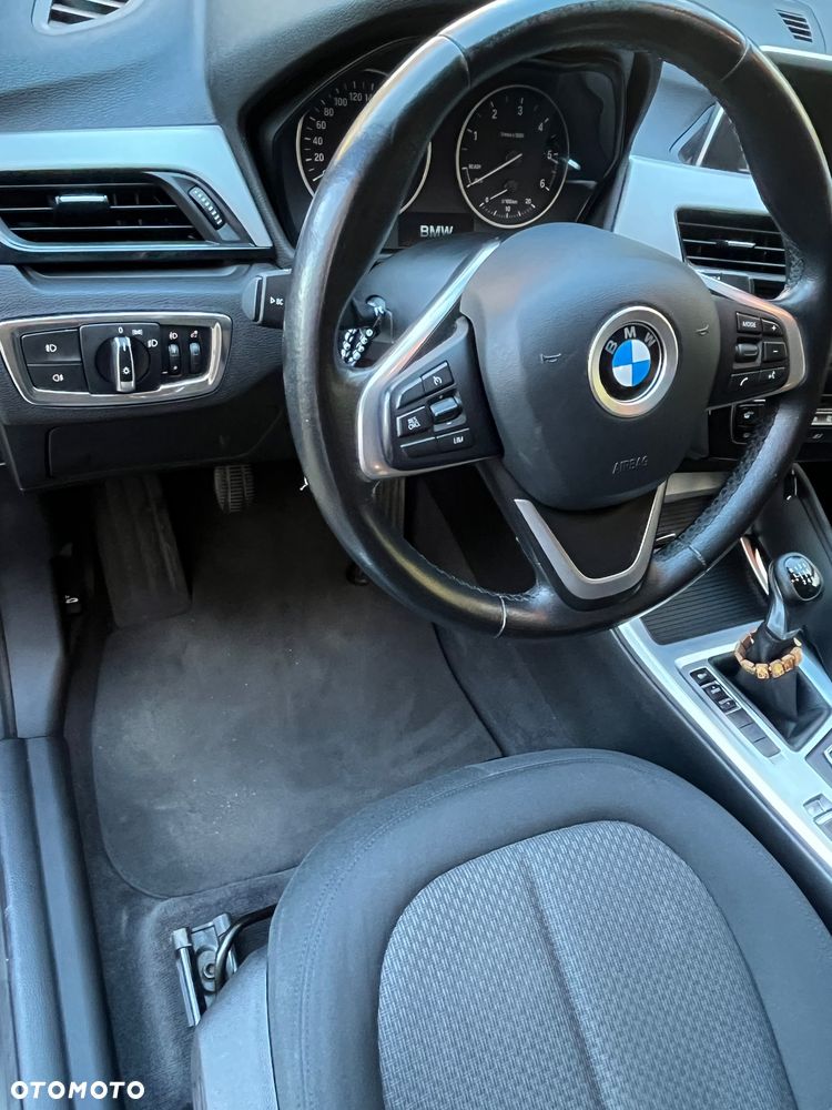 BMW X1 sDrive16d Sport Line - 7