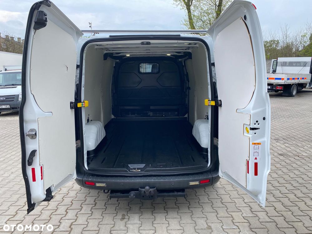 Ford TRANSIT CUSTOM - 26