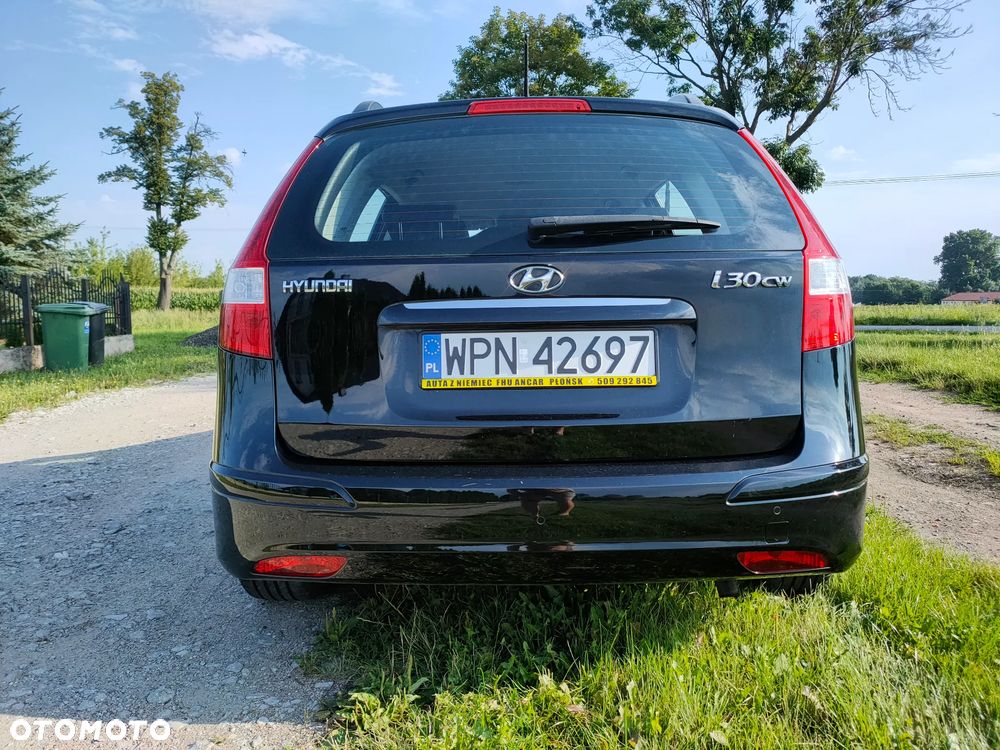 Hyundai i30 1.4 Base + - 6