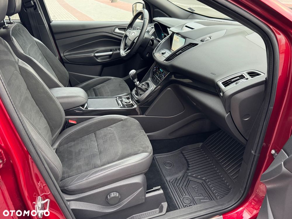 Ford Kuga 1.5 EcoBoost 2x4 ST-Line - 39
