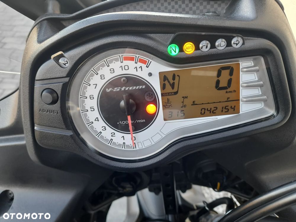Suzuki V-STROM - 38